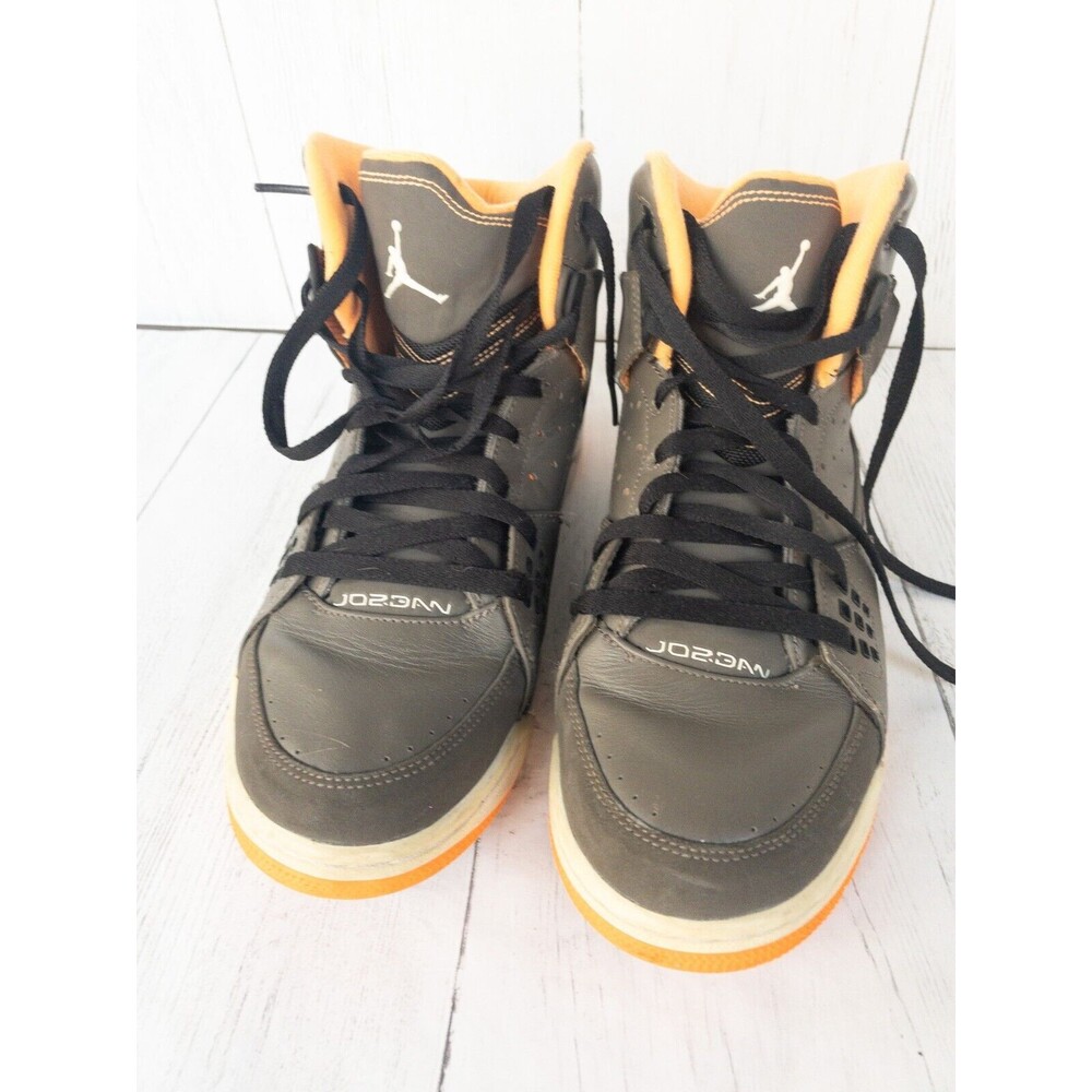 Air Jordan, Olive Green and Orange Nike Sz 10.5